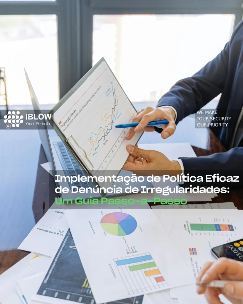 Um profissional de negócios de fato a apresentar tabelas e gráficos financeiros durante uma reunião, simbolizando a transparência, a responsabilidade da empresa e a tomada de decisões com base em dados, num post do iBlow.eu intitulado " Implementação de Política Eficaz de Denúncia de Irregularidades: Um Guia Passo-a-Passo"